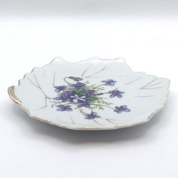 Vintage Violets Leaf Shaped Porcelain Bon Bon Petits Fours Plate Trinket Dish - Picture 4 of 6